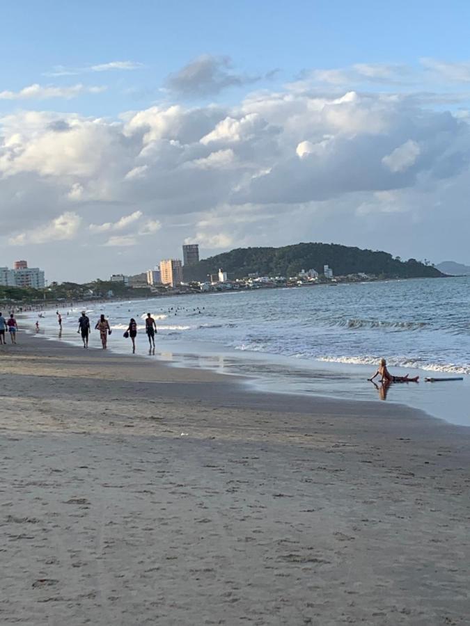 Apto E Suites Praia Do Itapocoroi Penha  Kültér fotó